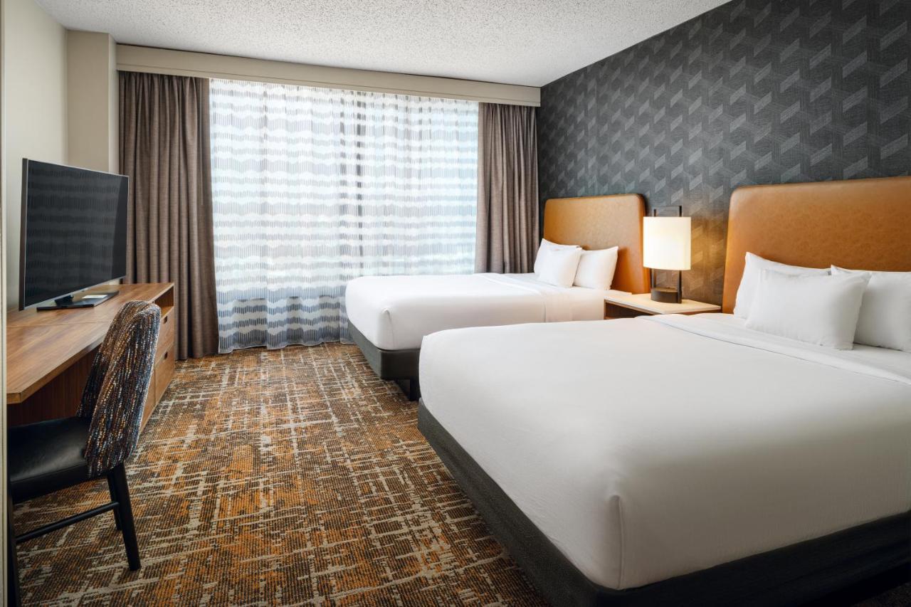 Two-Room Queen Suite with Two Queen Beds,1498647688:JPEG